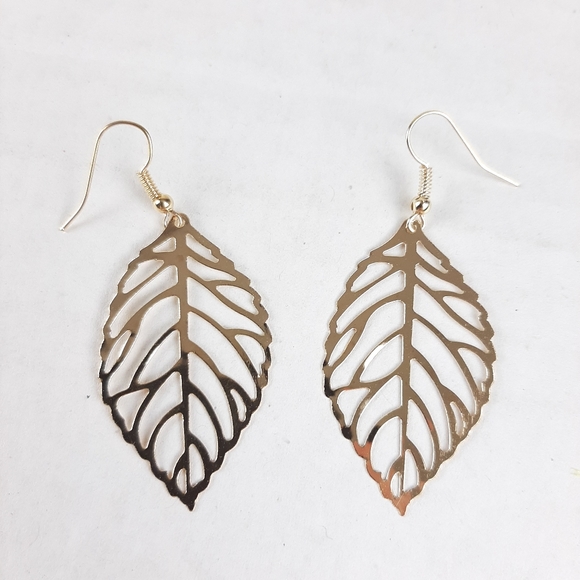Jewelry - Gold Tone Leaf Earrings